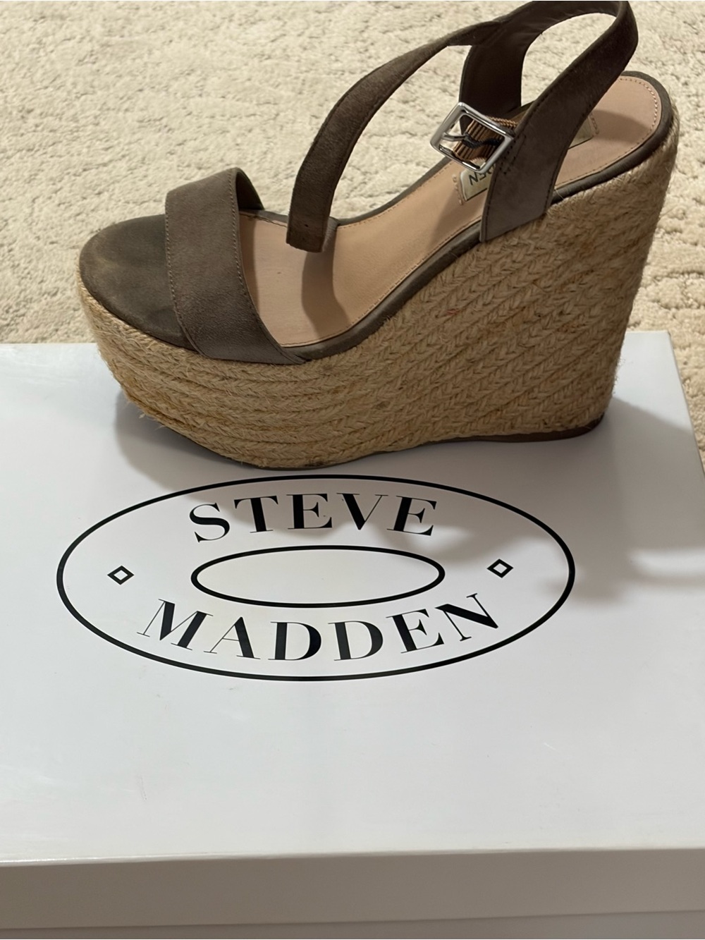 Steve Madden olive Taupe Suede Espadrille Wedge Sandals